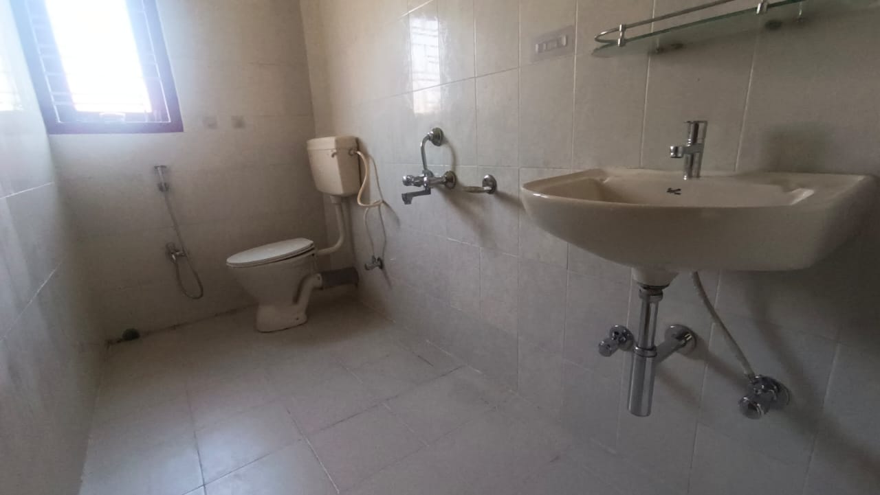 Unfurnished 3bhk in 1, Bye Lane 2, Beltola, Guwahati, Assam, India for Rent